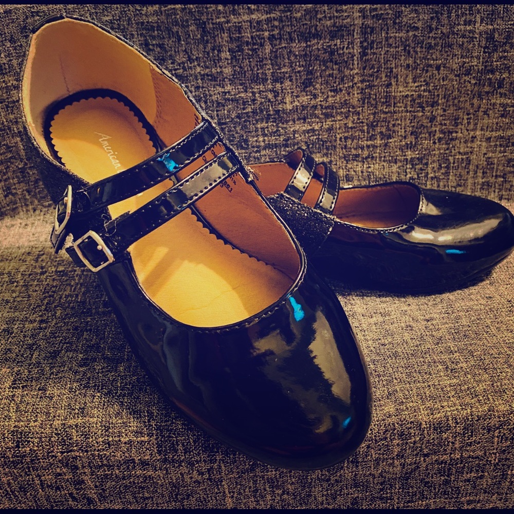 Girls dressy flats
